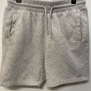 Gray shorts🩳